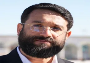 نماهنگ «علی العهد» با صدای ابوذر روحی (کلیپ، صوت، متن)