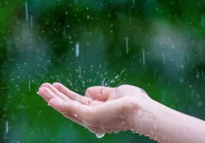 نحوه خواندن دعا و نماز باران | راهی برای جذب رحمت و برکت الهی