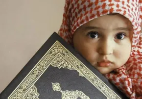 آیا گذاشتن نام غیر اسلامی ظلم به فرزند است؟ بررسی معیارهای نام نیکو در اسلام