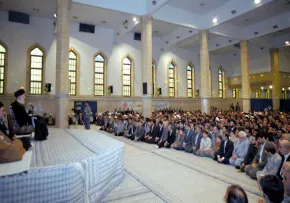 اهمیت تقوا به عنوان راه علاج همه گرفتاری ها