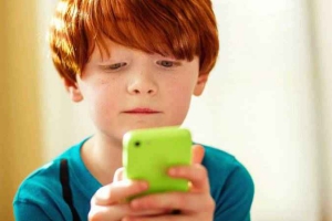 آسیبهای موبایل برای کودکان