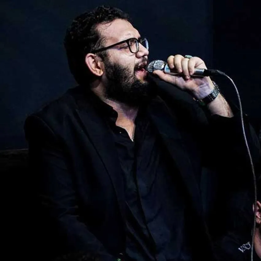 مداحی «میخوام که یادی کنم از مرثیه های ماندگار» از علیرضا اسفندیاری