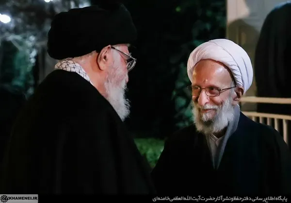 تصاویری از آیتالله مصباح یزدی در کنار رهبر انقلاب