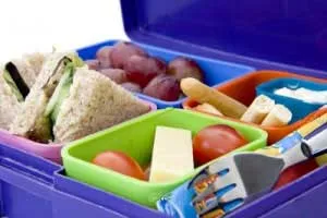 تغذیه دانش آموزان در مدرسه